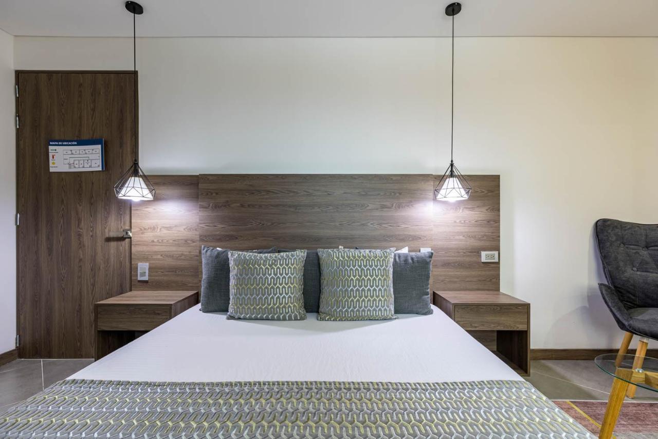 Hotel Velero San Antonio  Екстериор снимка